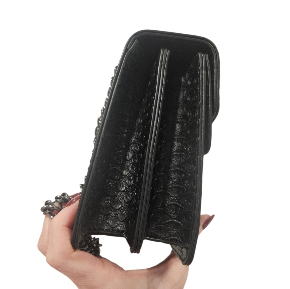 NEW Black Croc Embossed & Snake Detailed Closure With Gunmetal Hardware Bag - Picture 6 of 12
